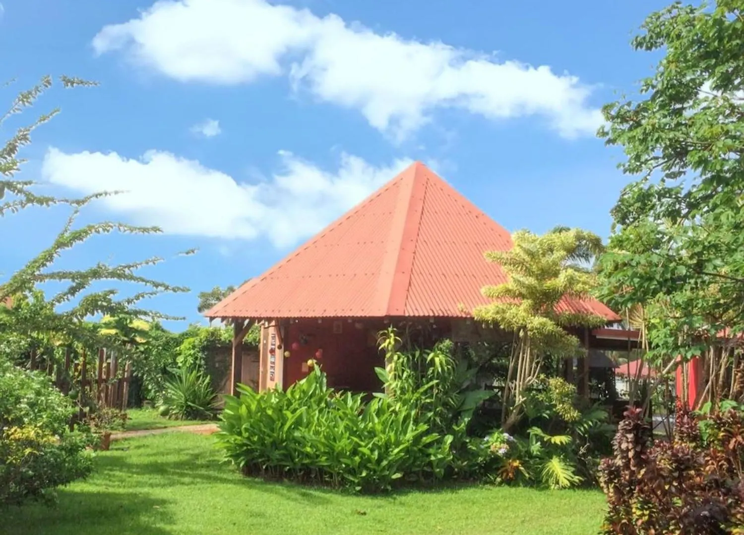 Ferienhaus Bungalow Idyllique A Trois-Rivieres Avec Piscine Partagee